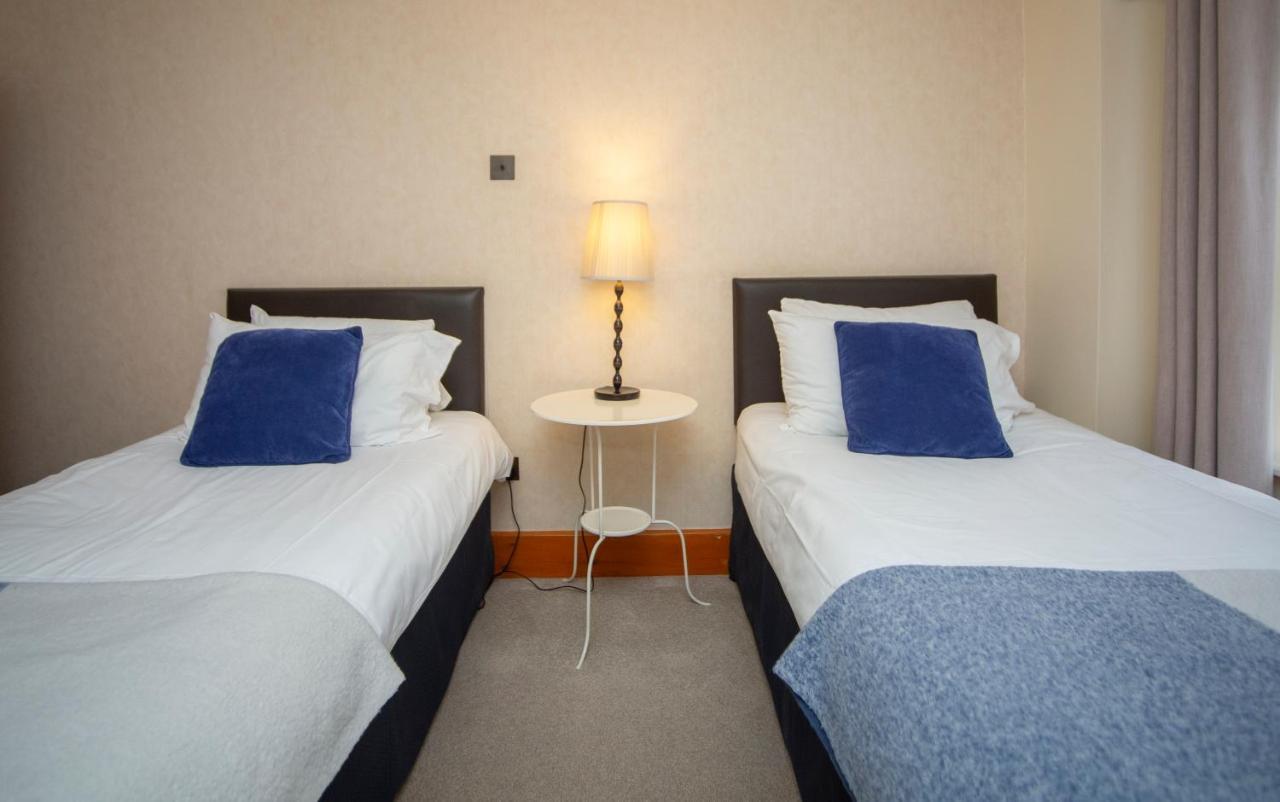 Redesdale Arms Hotel Отърбърн Екстериор снимка