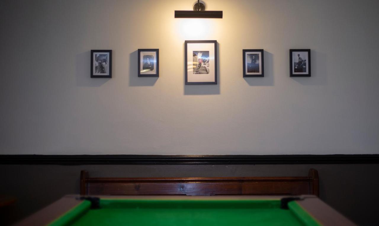 Redesdale Arms Hotel Отърбърн Екстериор снимка