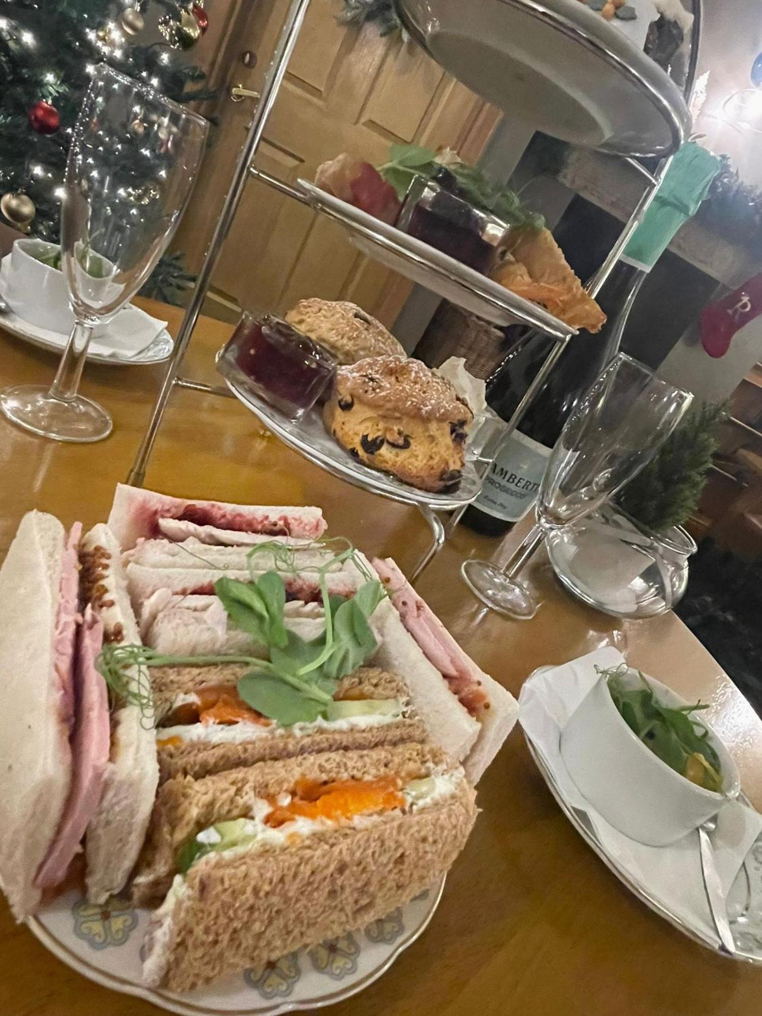 Redesdale Arms Hotel Отърбърн Екстериор снимка