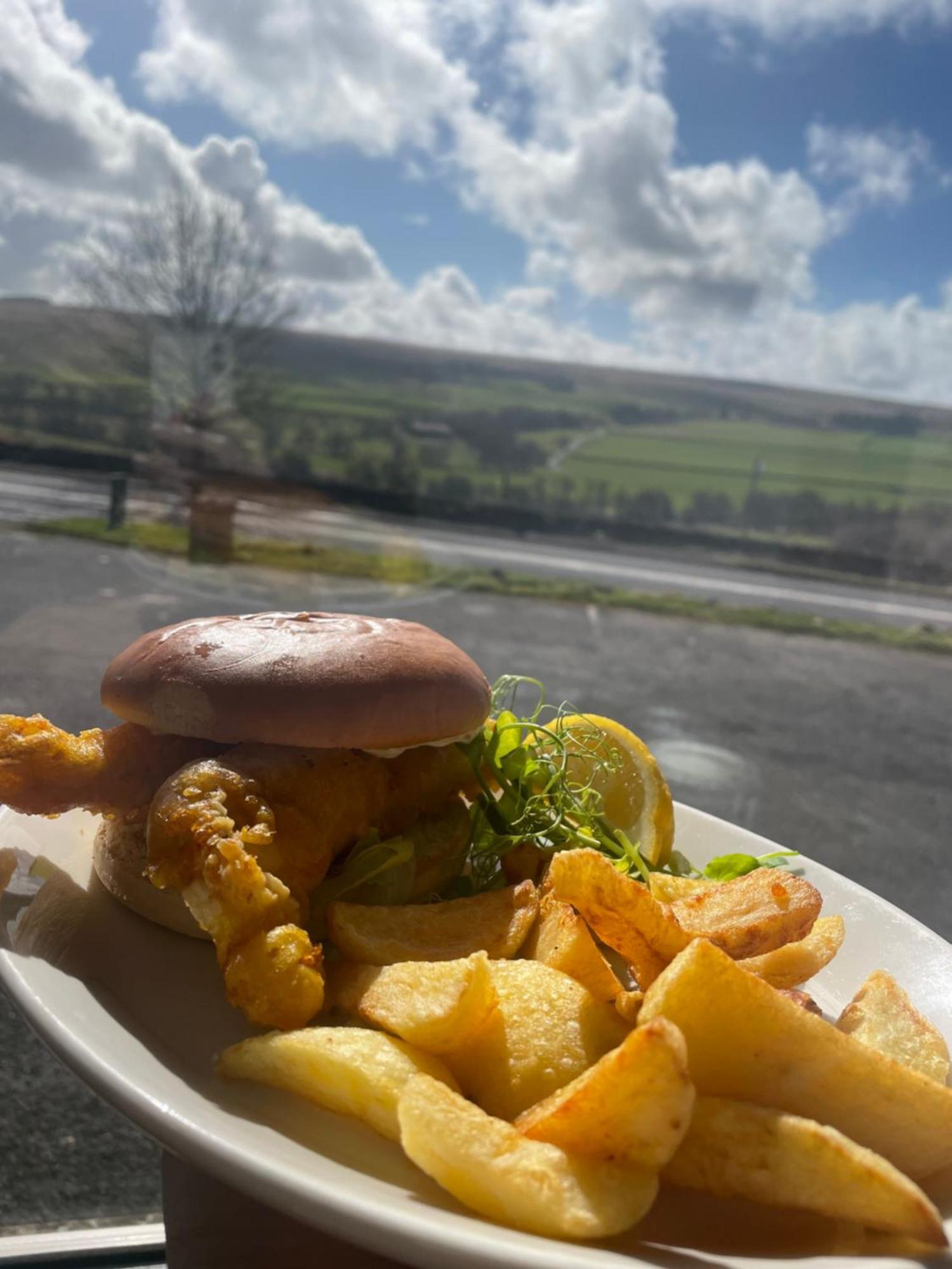 Redesdale Arms Hotel Отърбърн Екстериор снимка