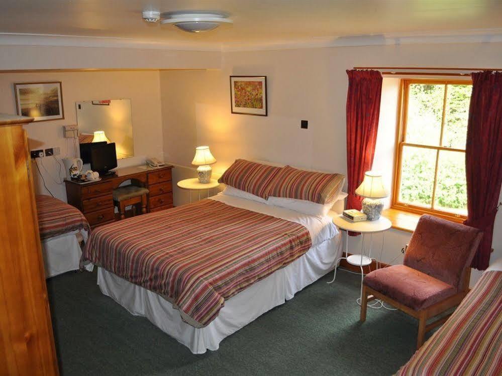 Redesdale Arms Hotel Отърбърн Екстериор снимка
